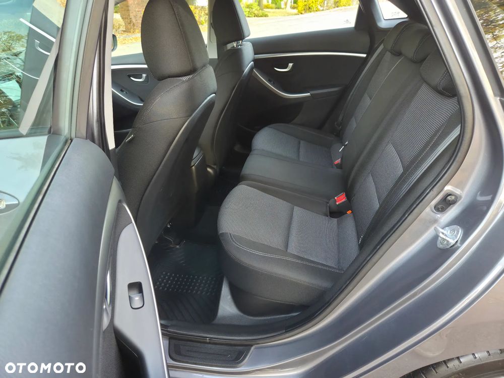 Hyundai i30 1.4 Classic + - 19