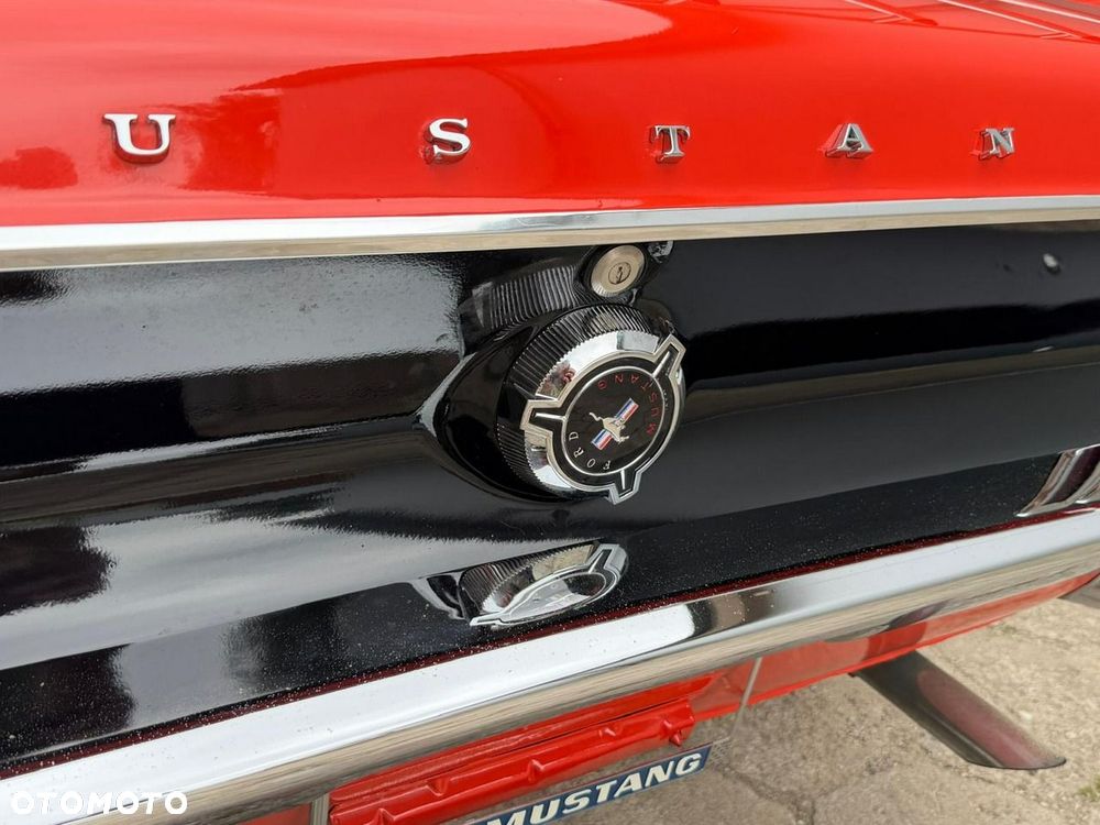 Ford Mustang - 12
