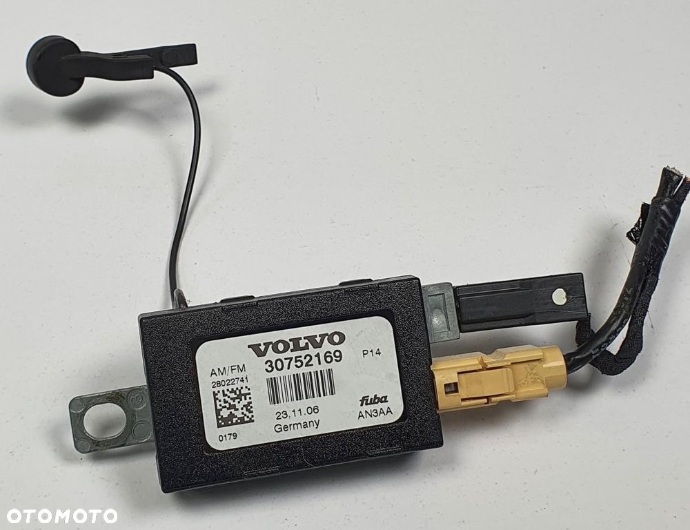 WZMACNIACZ ANTENY VOLVO C30 30752169 - 1