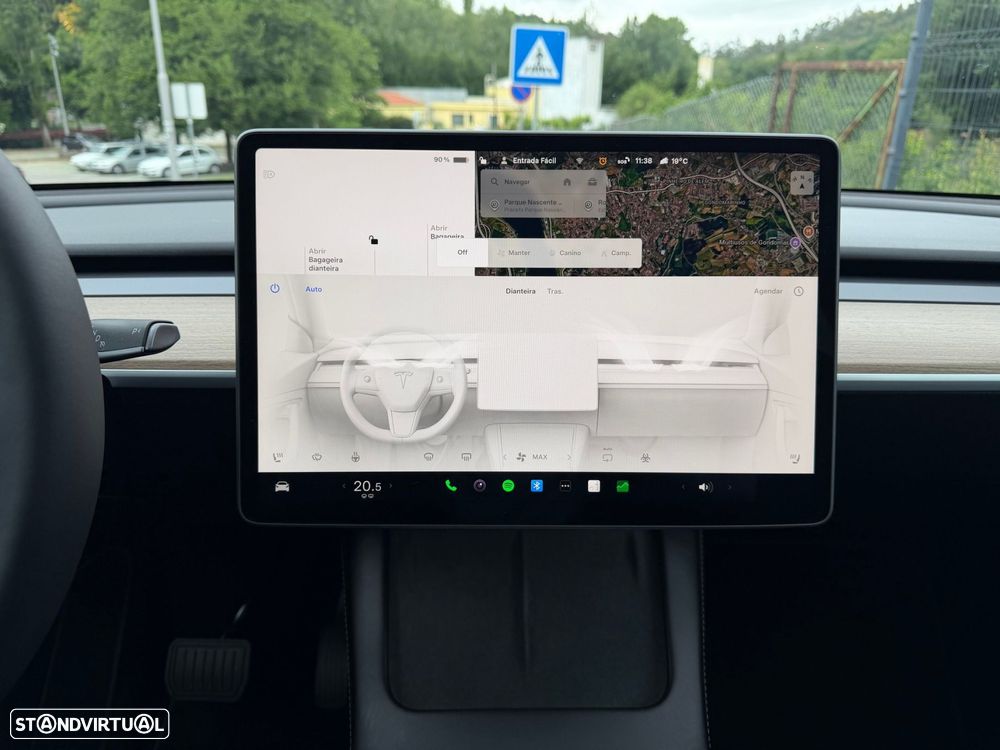 Tesla Model Y - 41