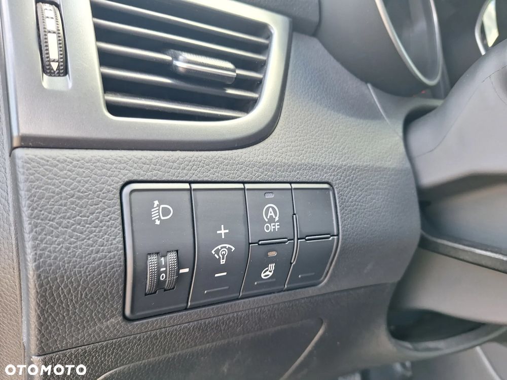 Hyundai i30 blue Kombi 1.6 GDi Passion - 20
