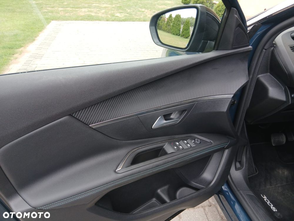 Peugeot 3008 1.2 PureTech mHEV Allure Pack S&S e-DCS6 - 11