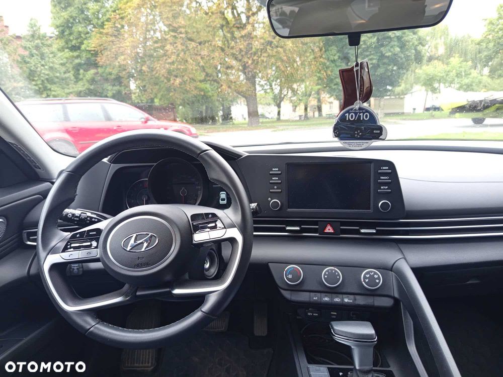 Hyundai Elantra - 3