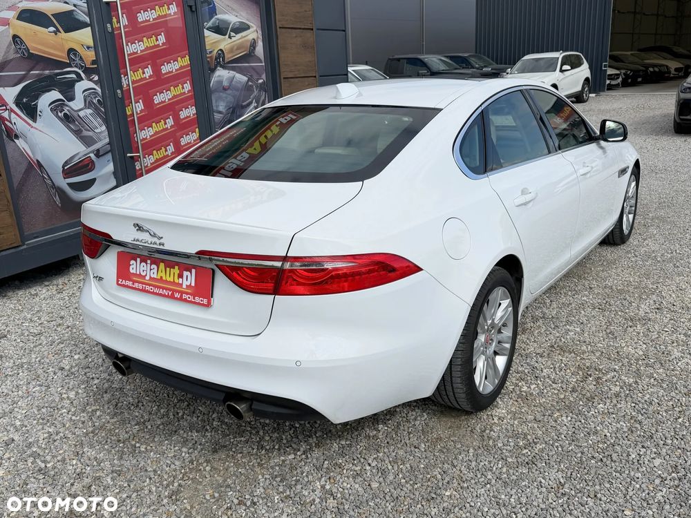 Jaguar XF 35t AWD Prestige - 4