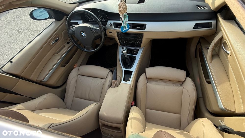 BMW Seria 3 320i - 22