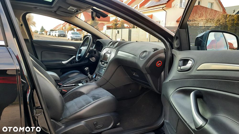 Ford Mondeo 2.5 Titanium S - 25