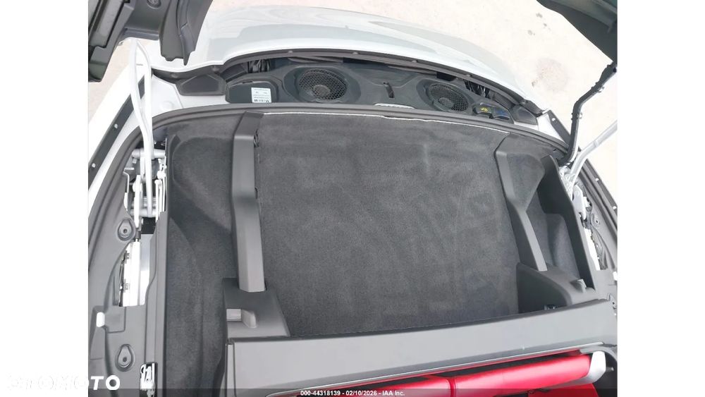 Porsche 911 Targa 4 GTS PDK - 11