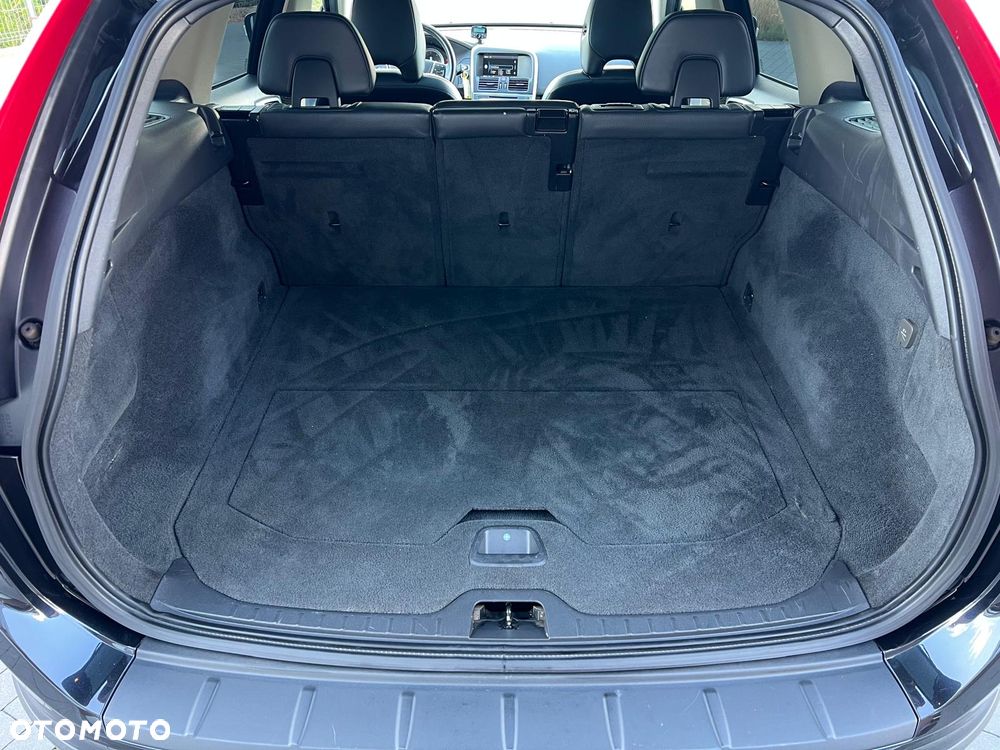 Volvo XC 60 D4 AWD Geartronic Momentum - 27