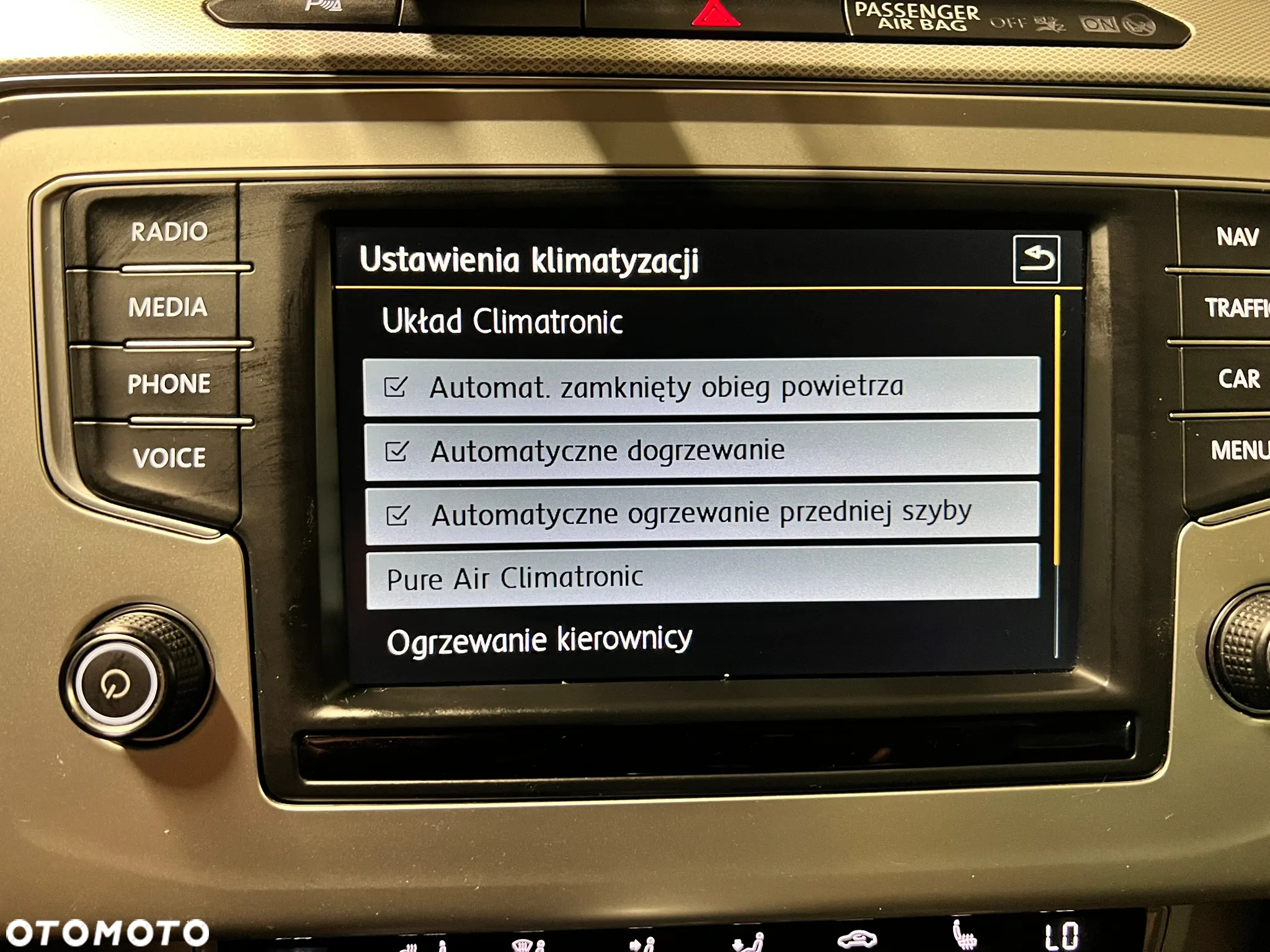 Volkswagen Passat Variant 1.6 TDI SCR DSG Trendline - 16