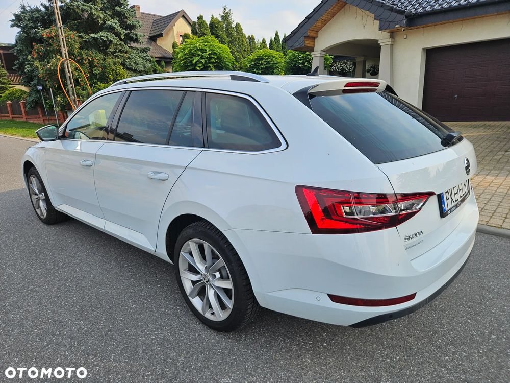 Skoda Superb 2.0 TDI DSG Sportline - 10