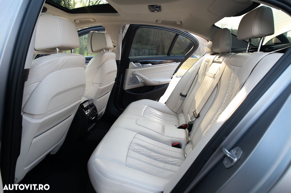 BMW Seria 5 540i xDrive AT - 17