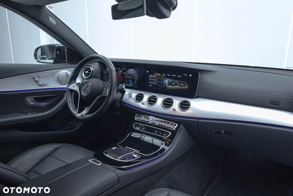 Mercedes-Benz Klasa E 300 de 4-Matic Avantgarde - 21