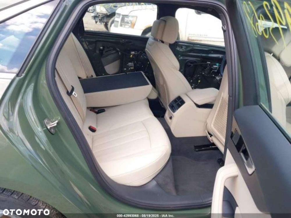 Audi A4 Limousine - 11