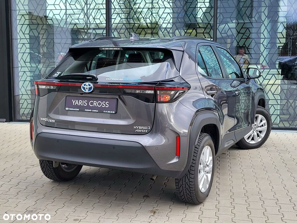 Toyota Yaris Cross Hybrid 1.5 Comfort 4x4 - 12