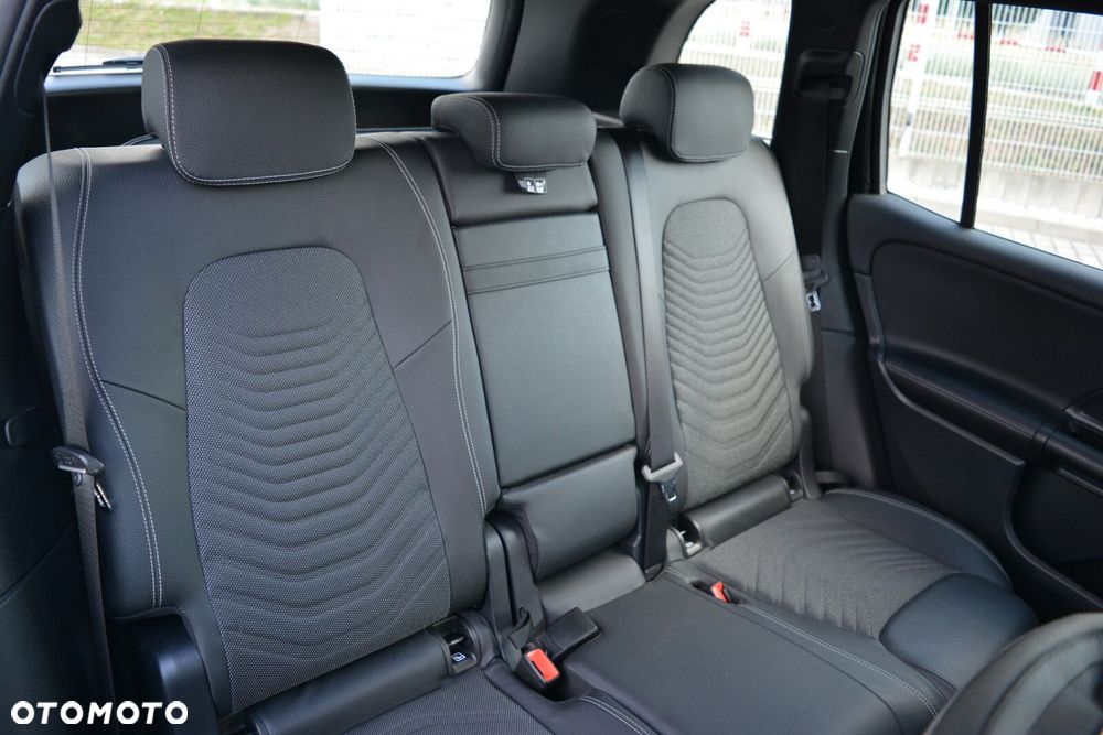 Mercedes-Benz GLB 200 Style 7G-DCT - 24