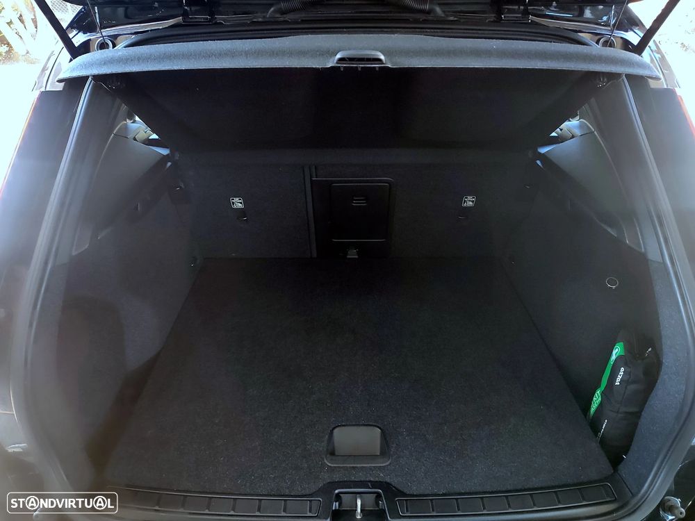 Volvo XC 40 1.5 T3 Momentum Plus Geartronic - 9