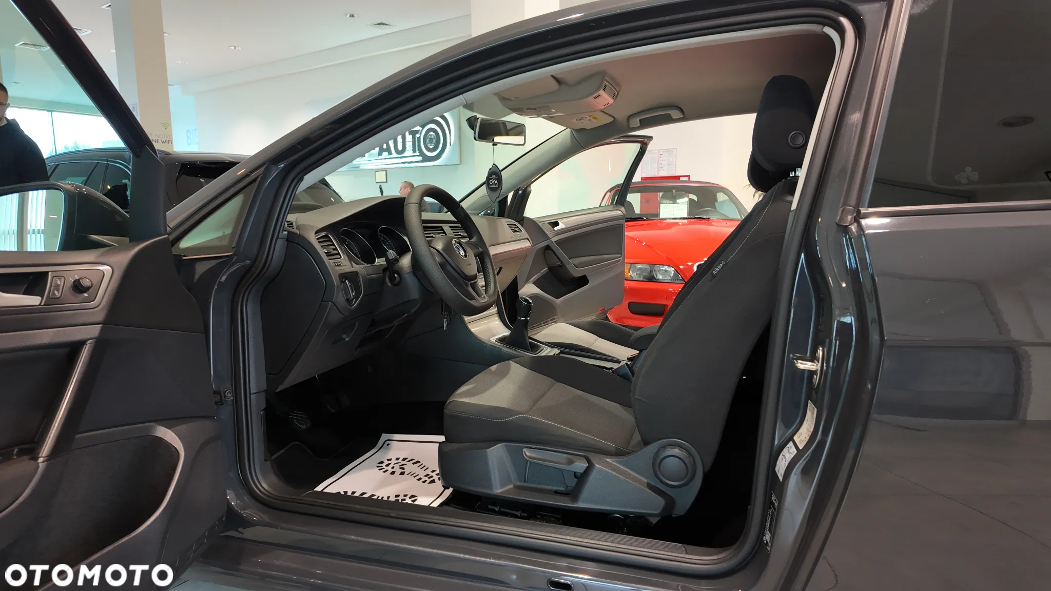 Volkswagen Golf 1.6 TDI BlueMotion Technology Cup - 24