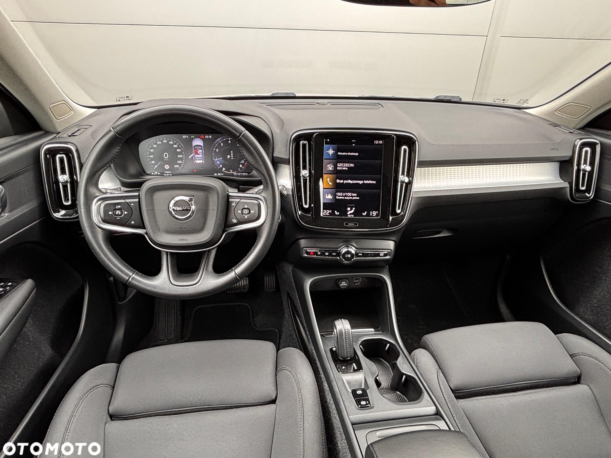 Volvo XC 40 T3 Geartronic Momentum Pro - 13