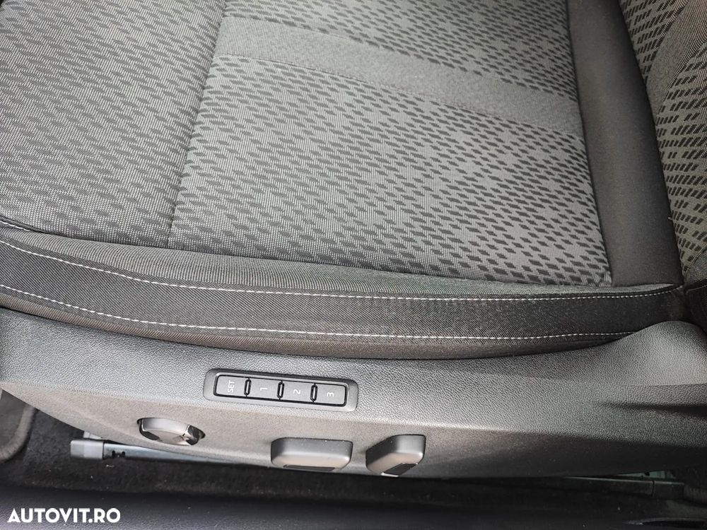 Skoda Octavia Combi 2.0 TDI DSG Edition - 12