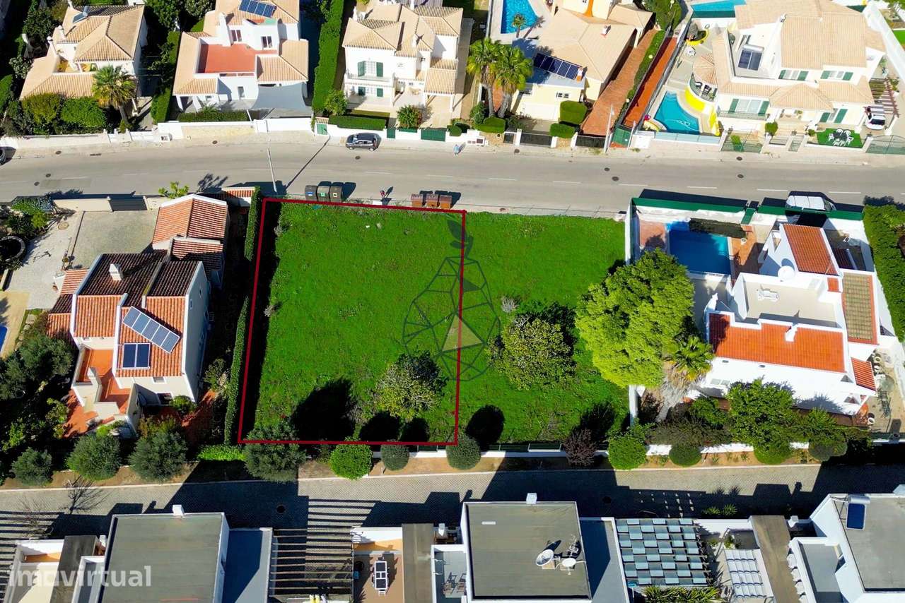 Terreno de 542 m2 e projeto para moradia a cerca de 900 metros das Pra - Grande imagem: 4/25