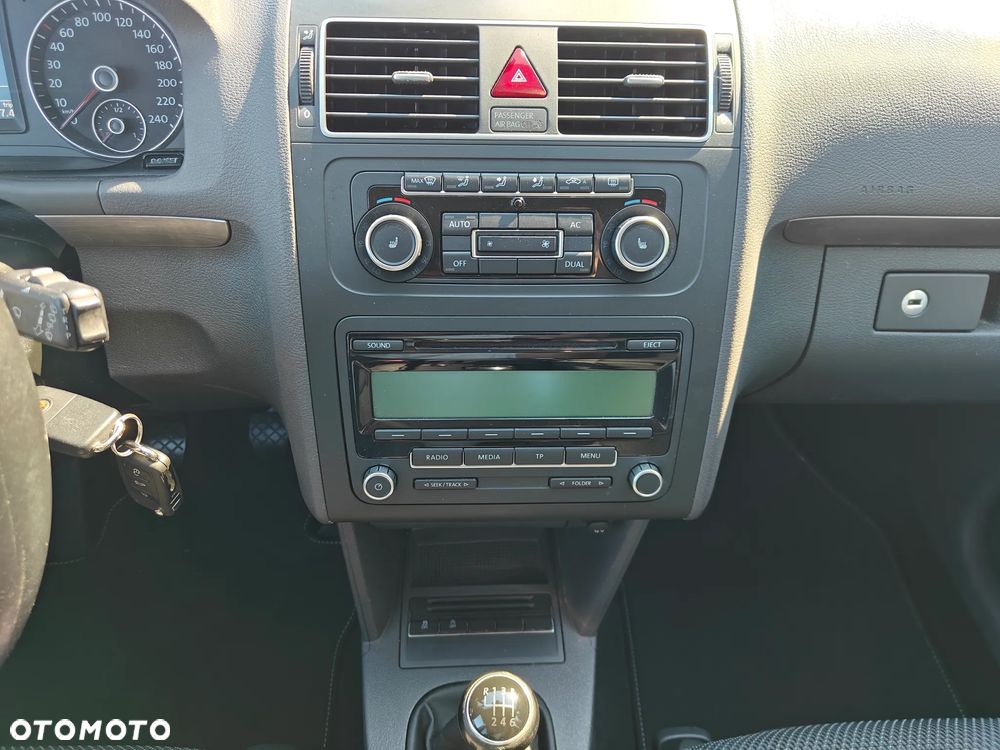 Volkswagen Touran 2.0 TDI DPF Comfortline - 19