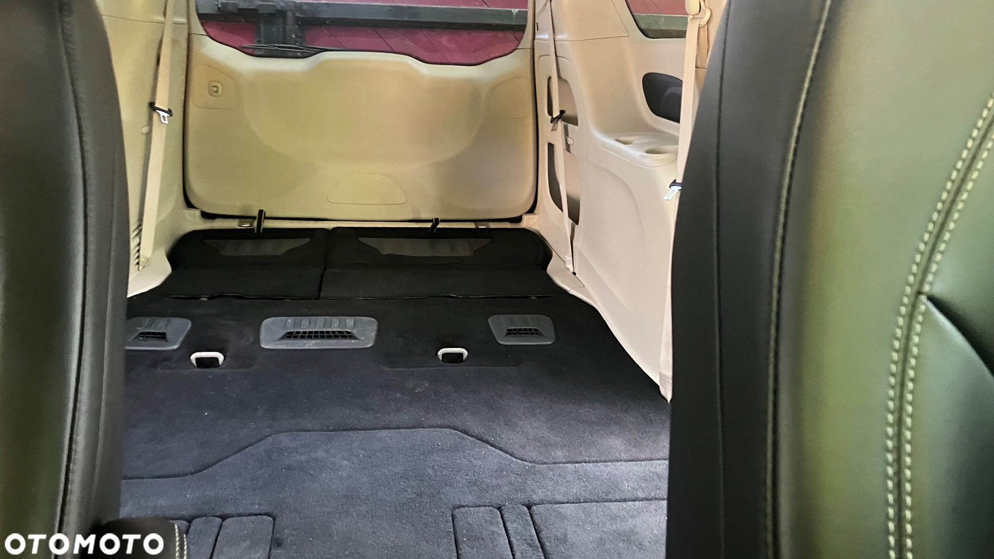 Chrysler Pacifica - 12