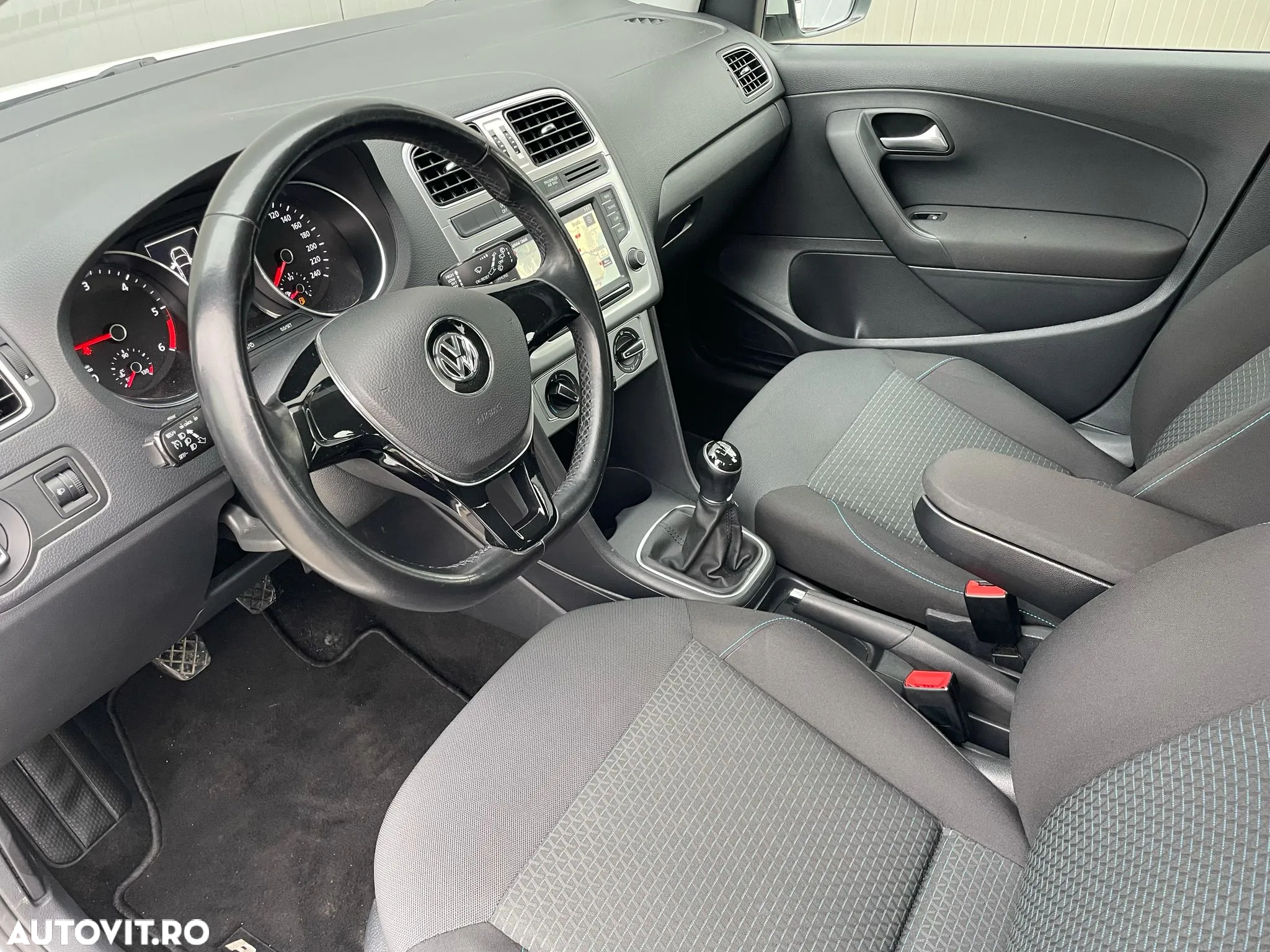 Volkswagen Polo 1.4 TDI (Blue Motion Technology) Comfortline - 11