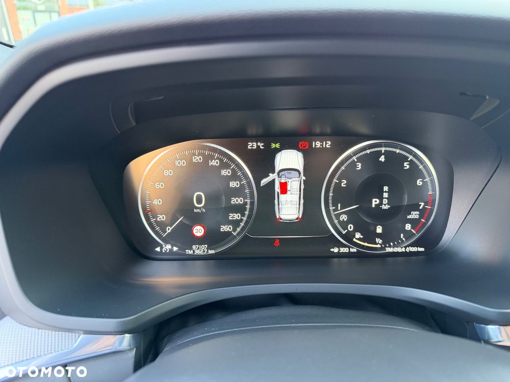 Volvo V60 B3 B R-Design - 23