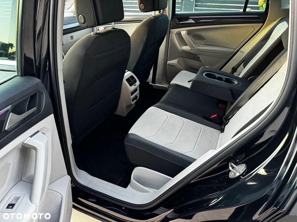 Volkswagen Tiguan 2.0 TDI Elegance DSG - 24