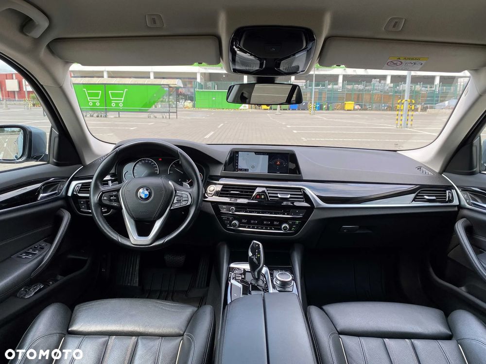 BMW Seria 5 520d Sport Line - 28