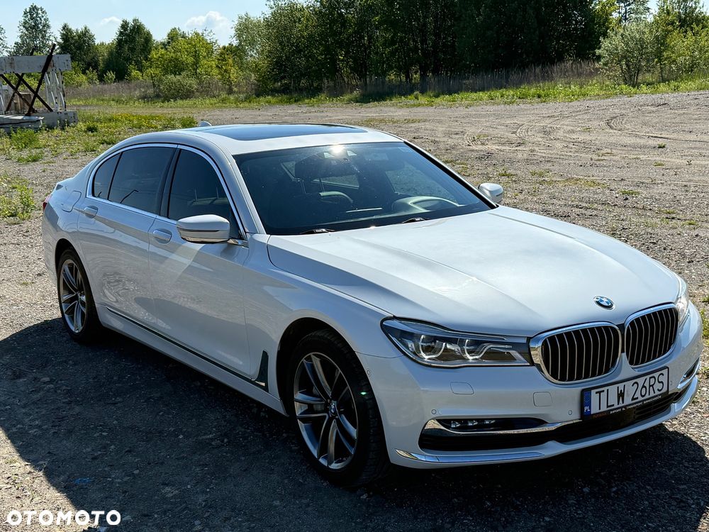 BMW Seria 7 750i xDrive - 2