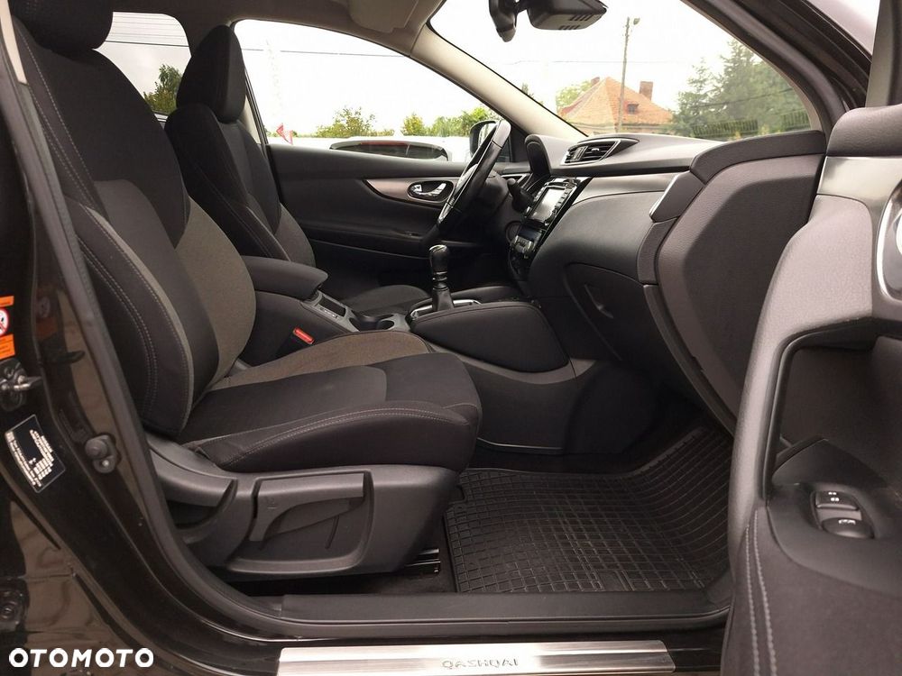 Nissan Qashqai 1.6 DIG-T N-Connecta - 27