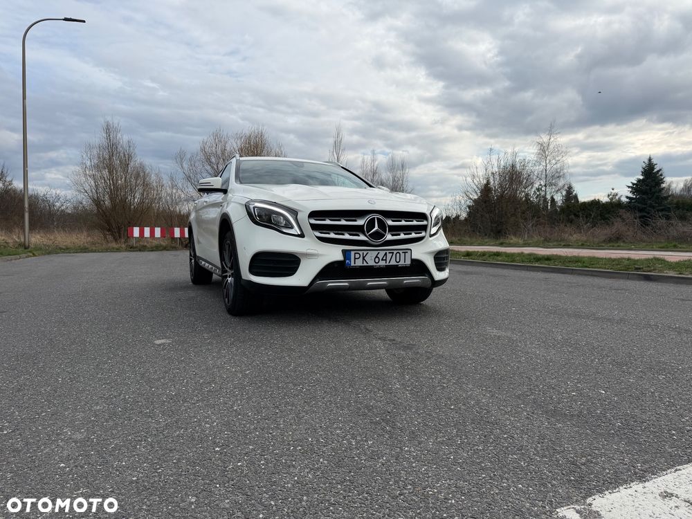 Mercedes-Benz GLA 180 7G-DCT UrbanStyle Edition - 4