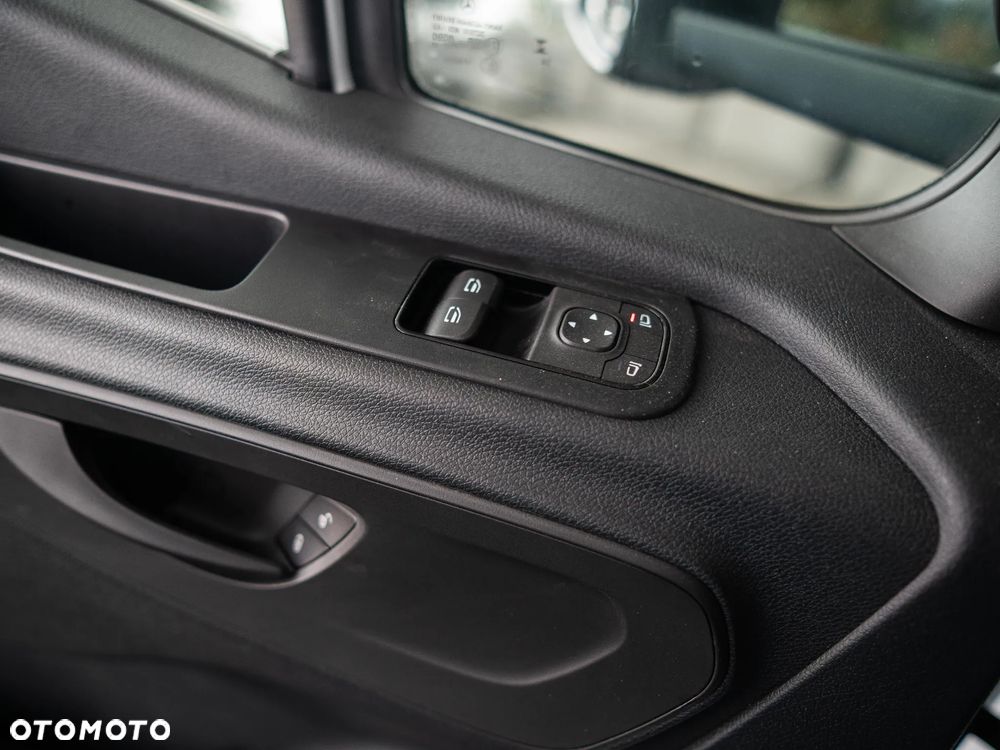 Mercedes-Benz Sprinter - 12