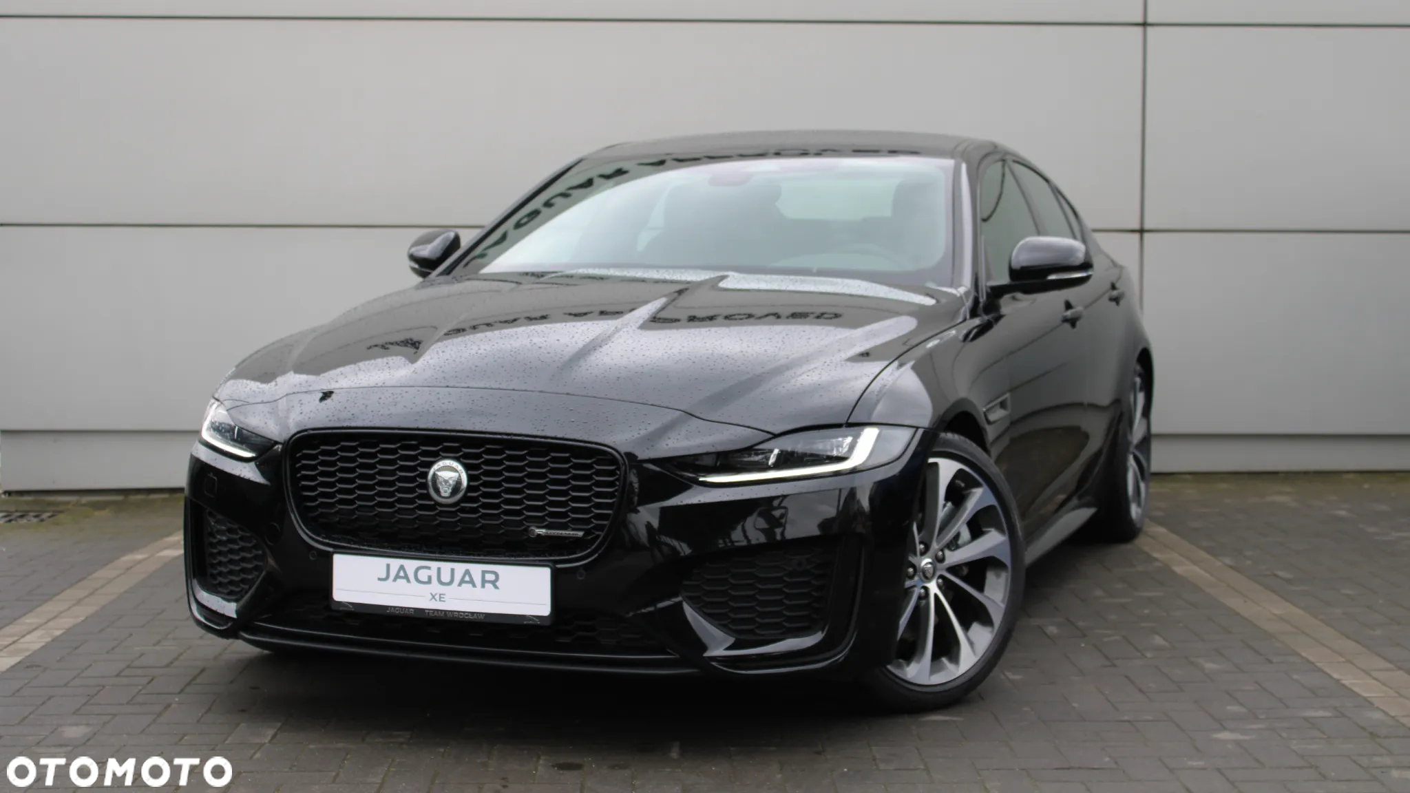 Jaguar XE - 6