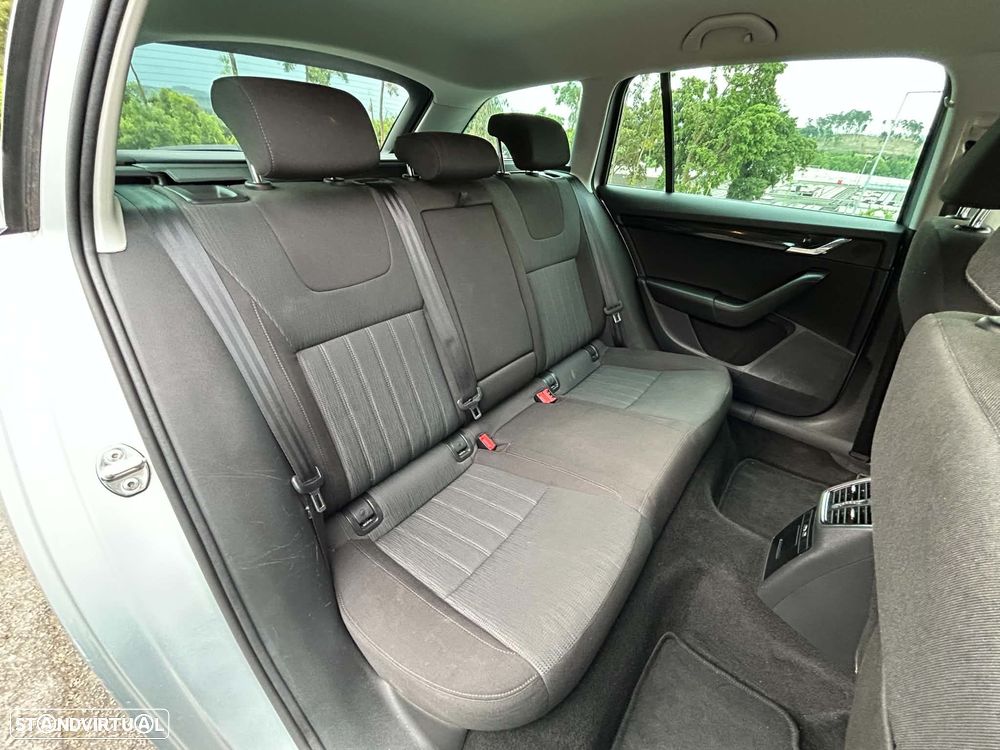 Skoda Octavia Break 1.6 TDi Ambition - 10
