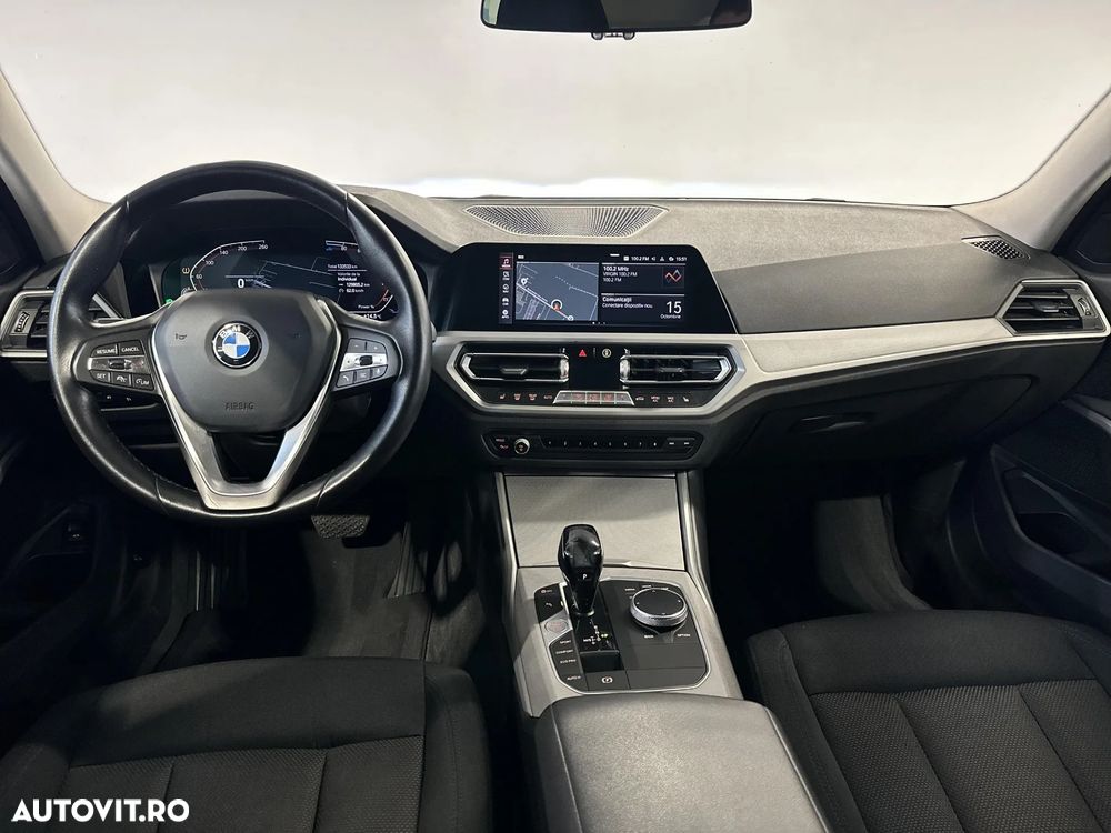 BMW Seria 3 320d xDrive Aut. - 9