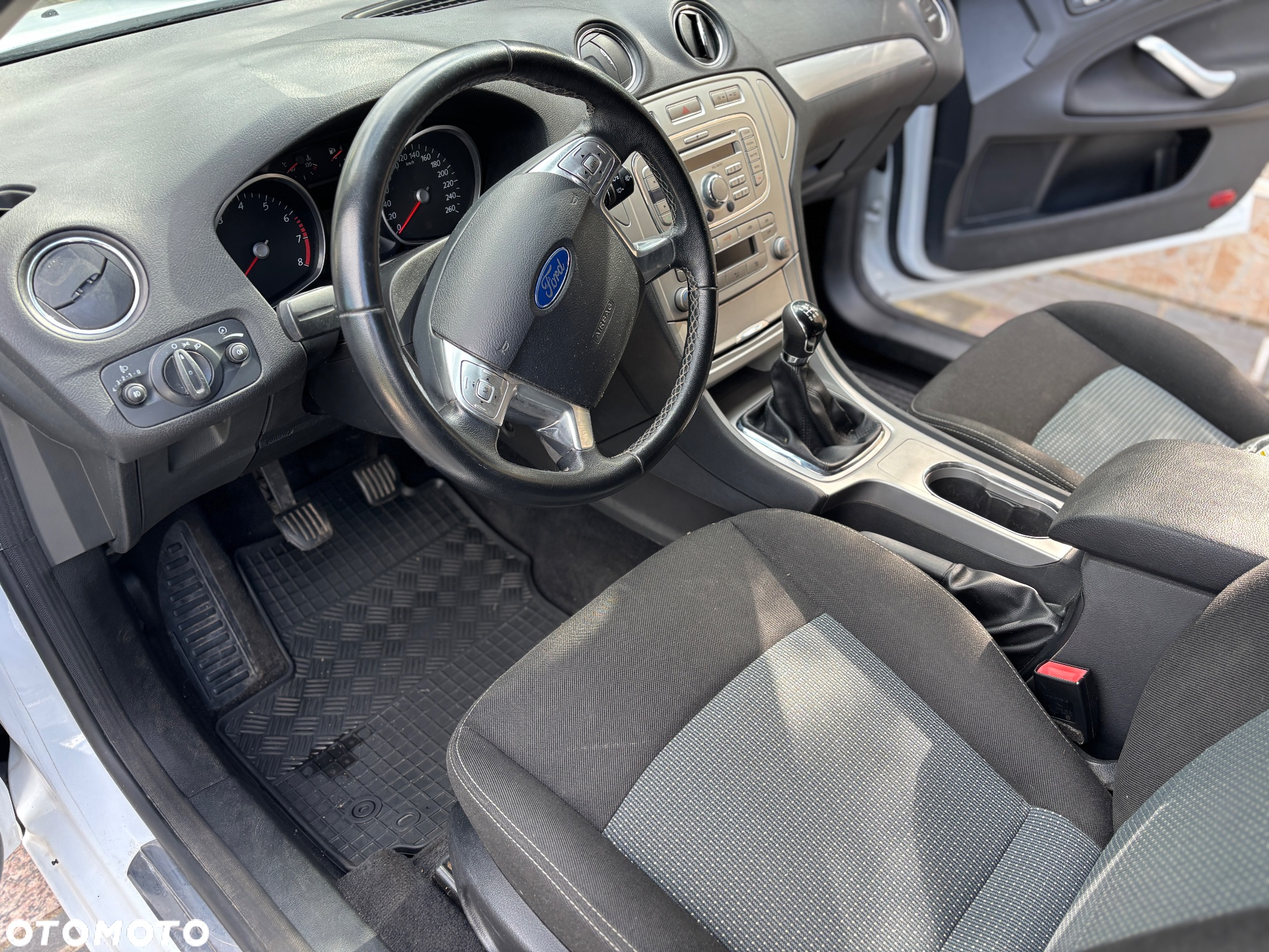 Ford Mondeo 1.6 Trend - 11