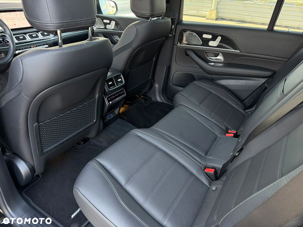 Mercedes-Benz GLS - 12
