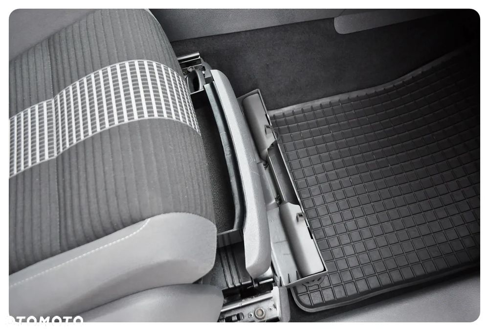 Volkswagen Touran 1.6 United - 32