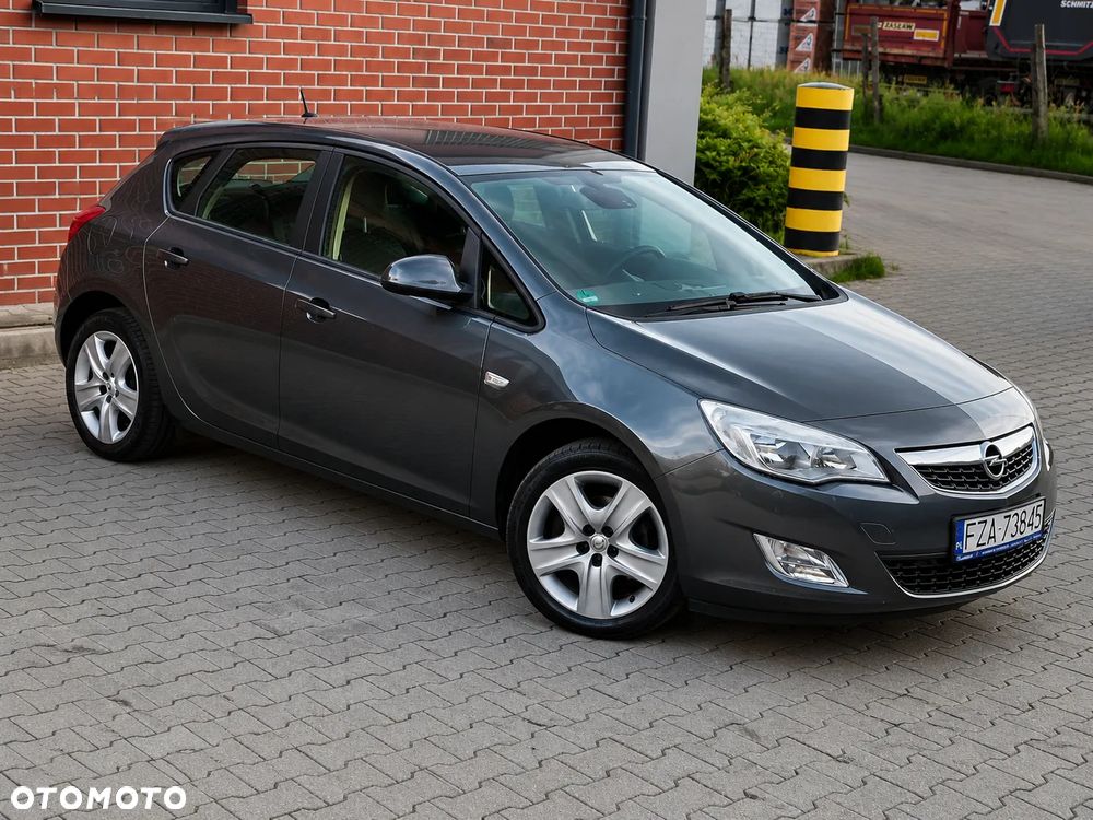 Opel Astra 1.4 T Cosmo - 13