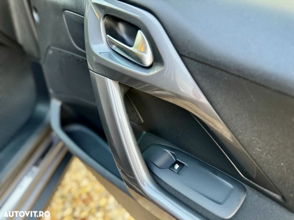 Peugeot 2008 PureTech 82 Style - 21