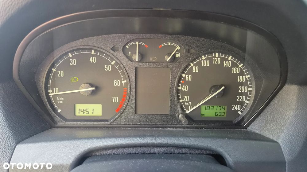 Skoda Fabia 1.4 16V Comfort - 8