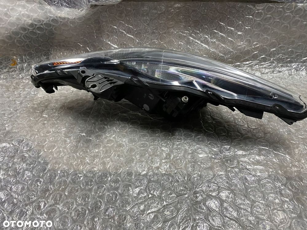 LAMPA PRAWA TOYOTA AYGO II H7 LED 81130-0H131 - 5