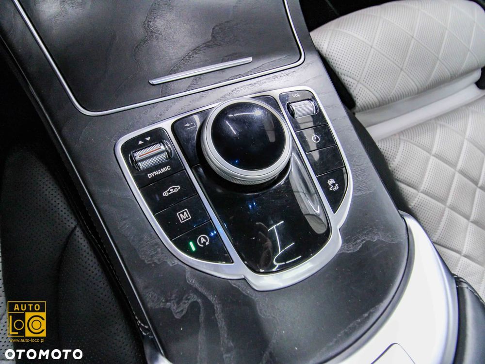 Mercedes-Benz GLC 250 4Matic 9G-TRONIC AMG Line - 29