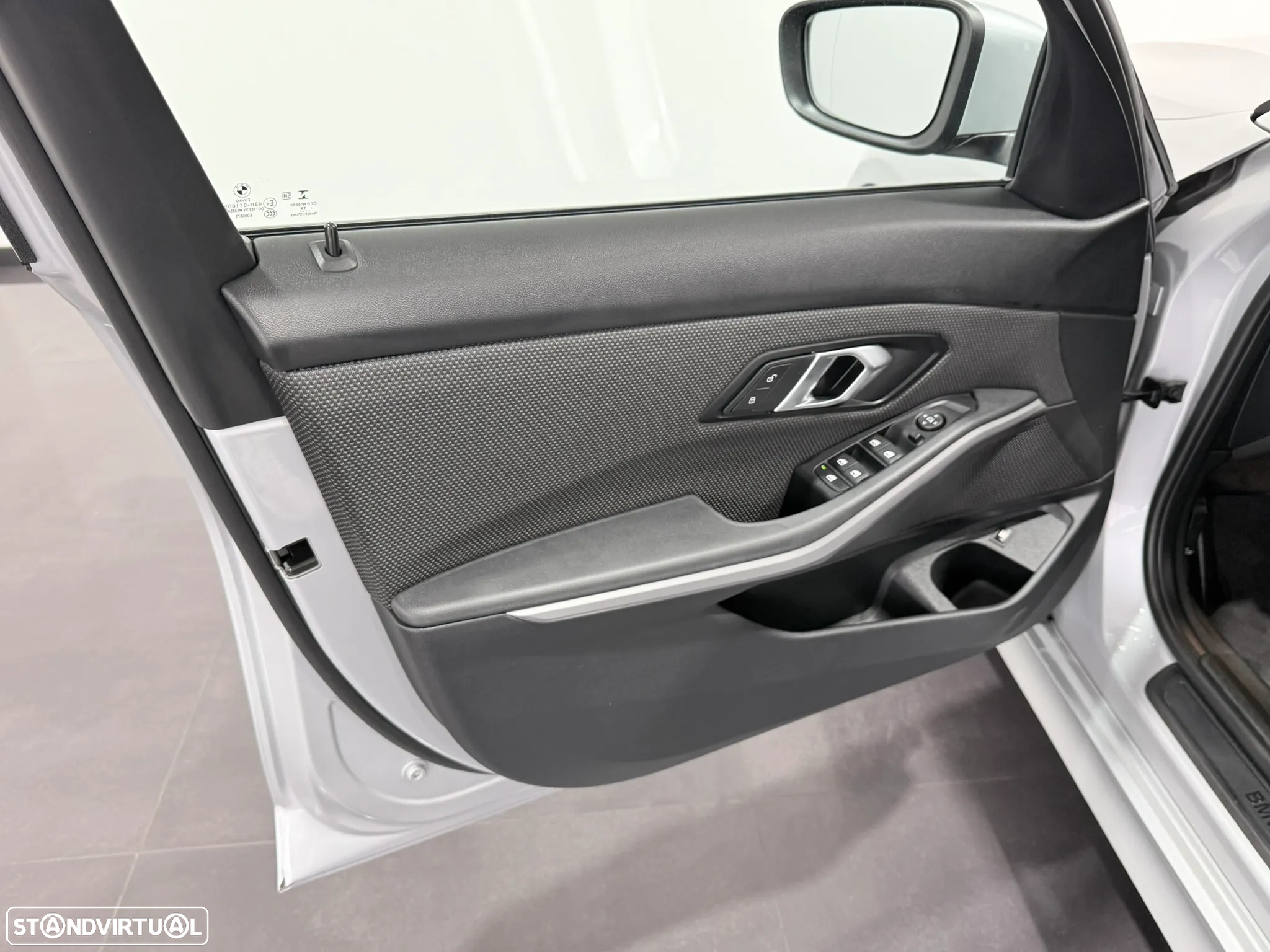 BMW 330 e Corporate Edition Auto - 18