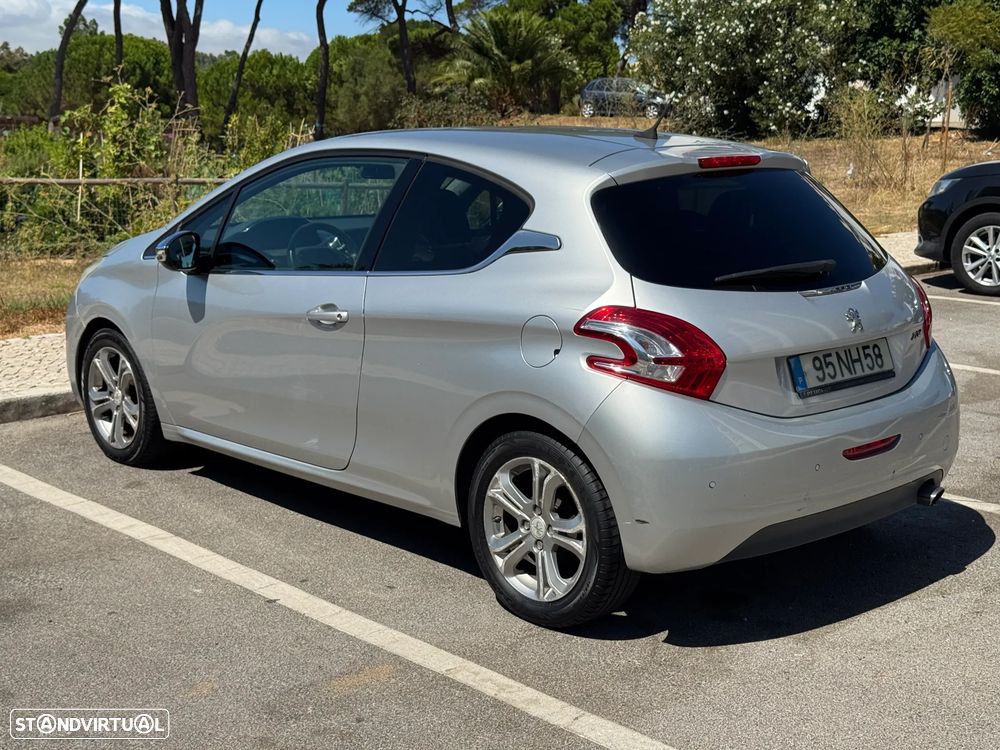 Peugeot 208 1.2 VTi Allure - 2
