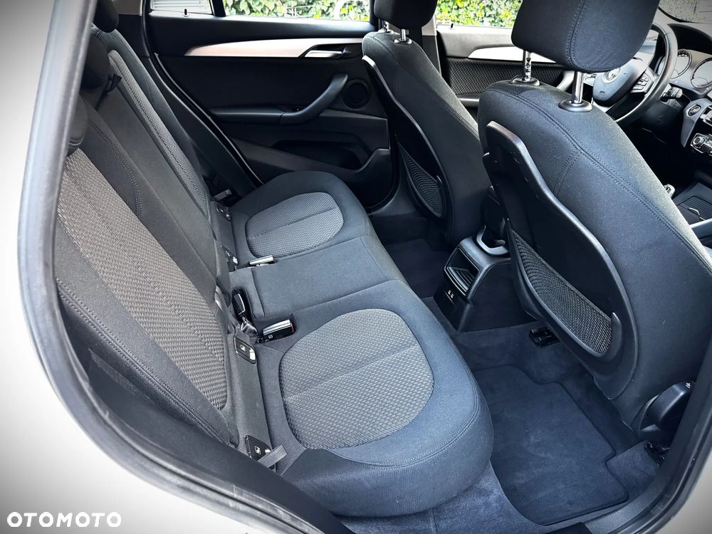 BMW X1 sDrive18i - 21