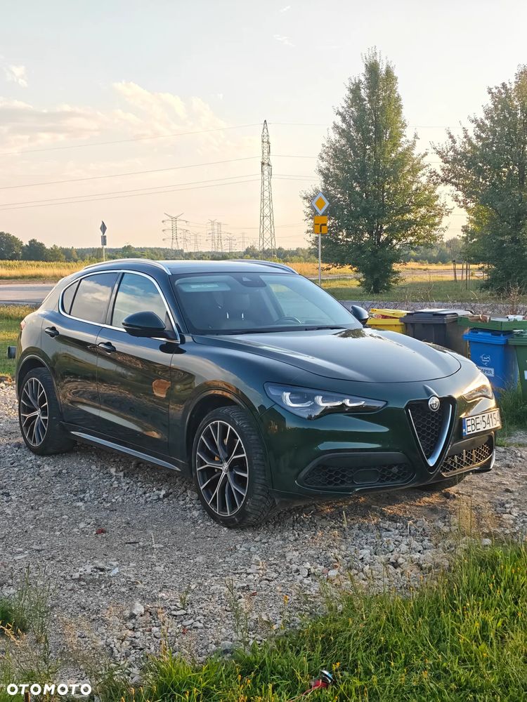 Alfa Romeo Stelvio 2.0 Turbo 16V AT8-Q4 Lusso Ti - 4