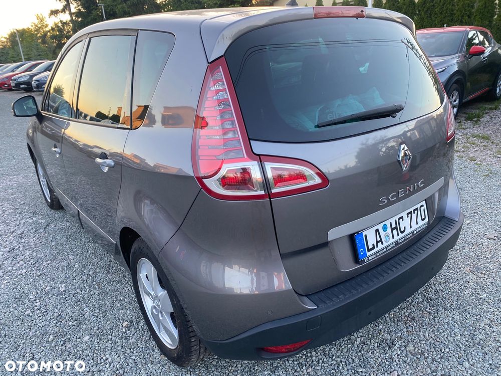 Renault Scenic 1.6 16V 110 Dynamique - 11